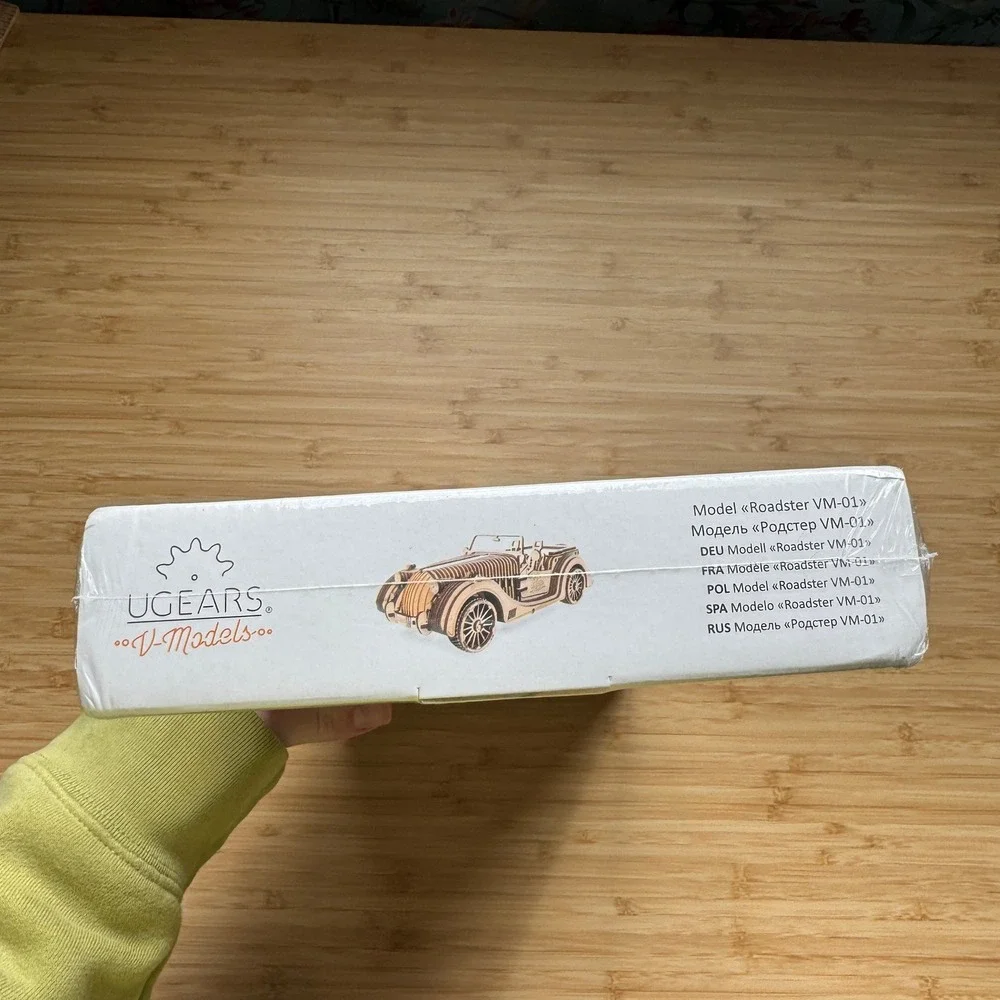 UGears Roadster VM-01 Wooden 3D Puzzle Mechanical Model Kit 437 Parts New Sealed